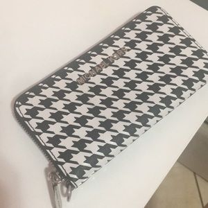 Michael Kors wristlet wallet